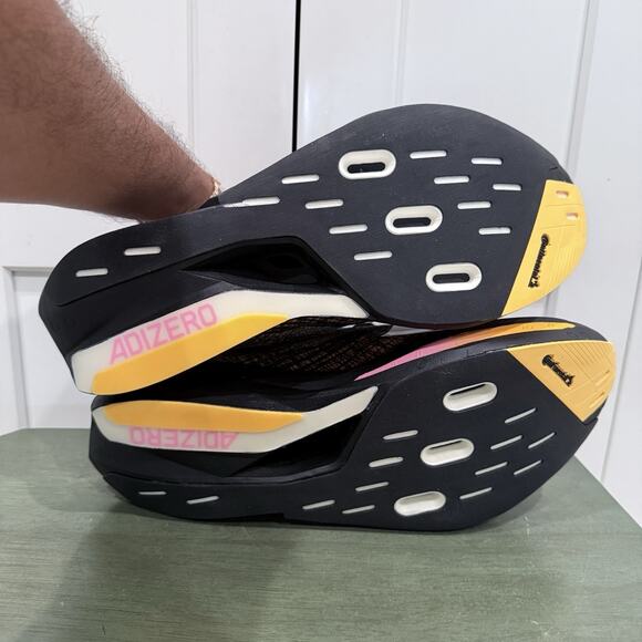 Athletic_Shoes
